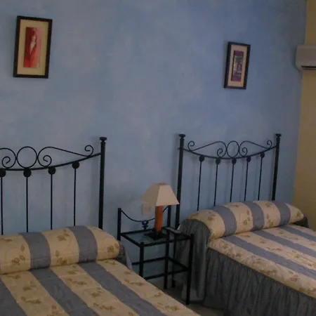 Hostal Trujillo Guest house *